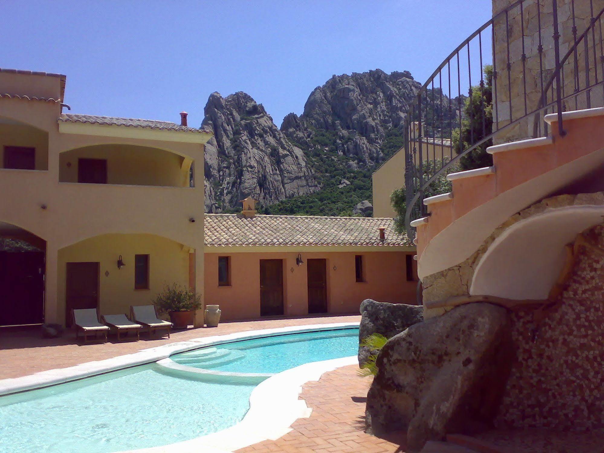 Hotel San Pantaleo Exteriér fotografie