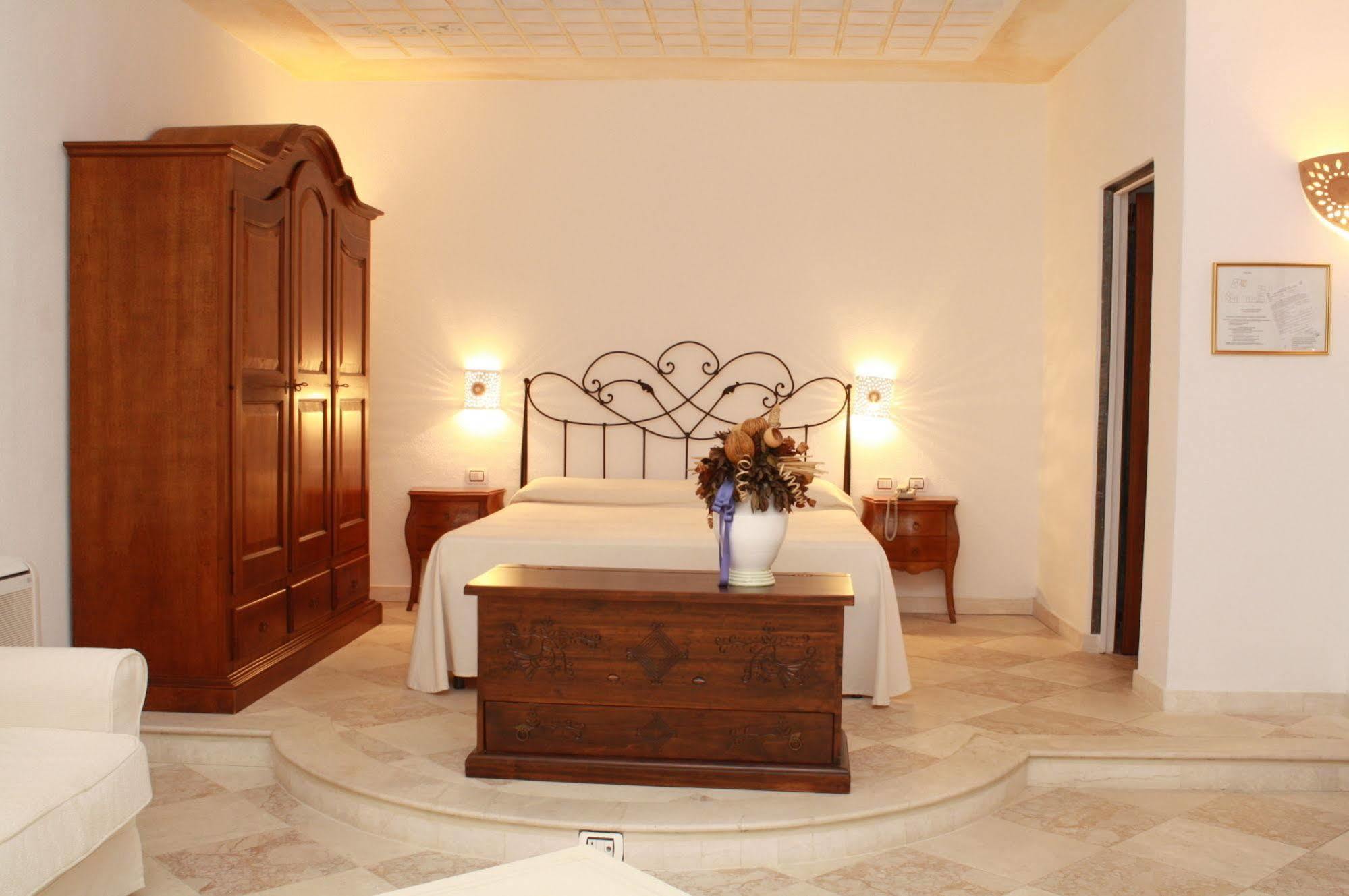 Hotel San Pantaleo Exteriér fotografie